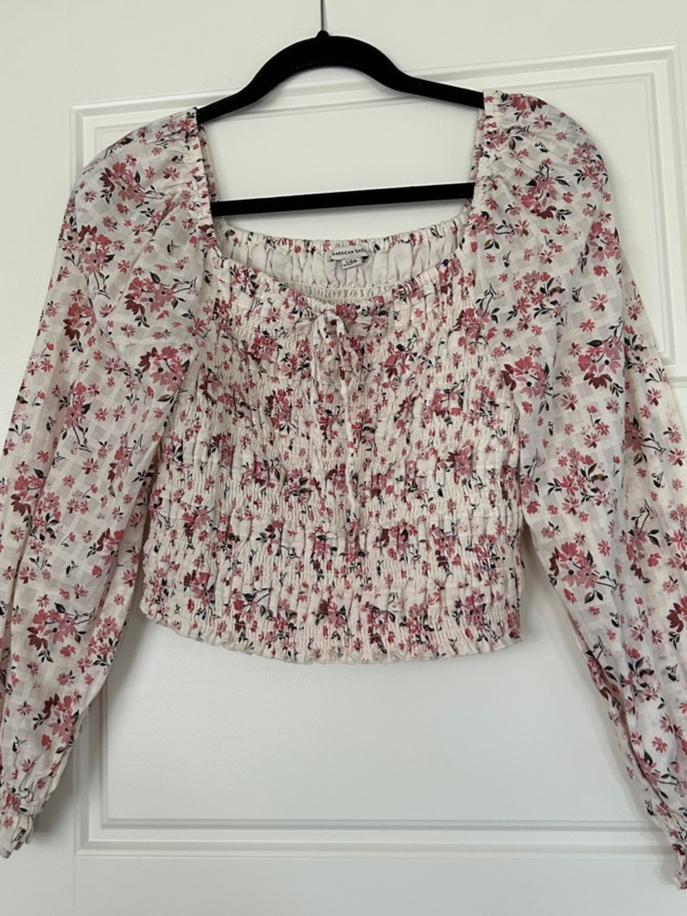 American Eagle Floral Smocked Long-Sleeve Crop Top - Blush Pink